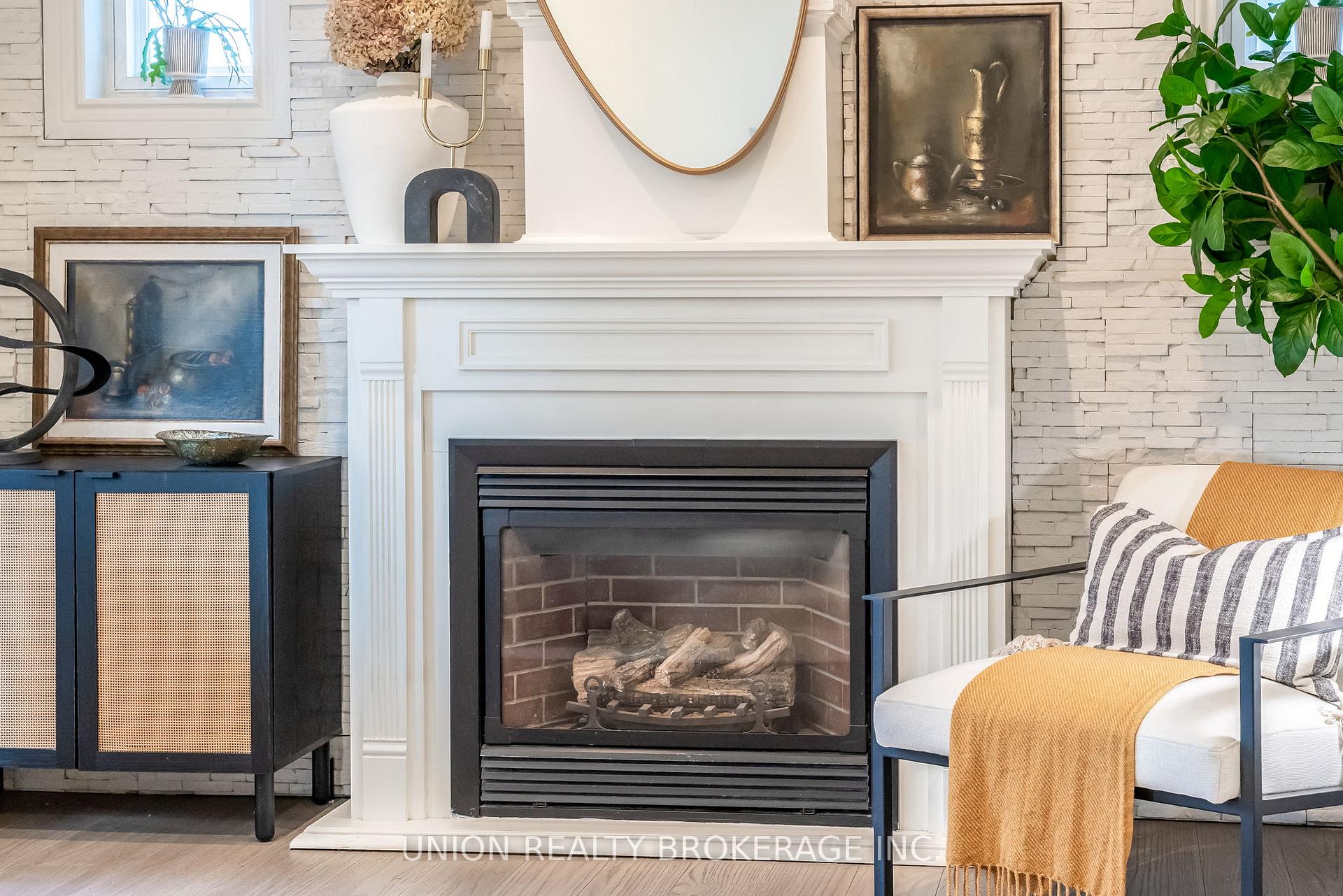 135 Oak Park Avenue, Toronto E03