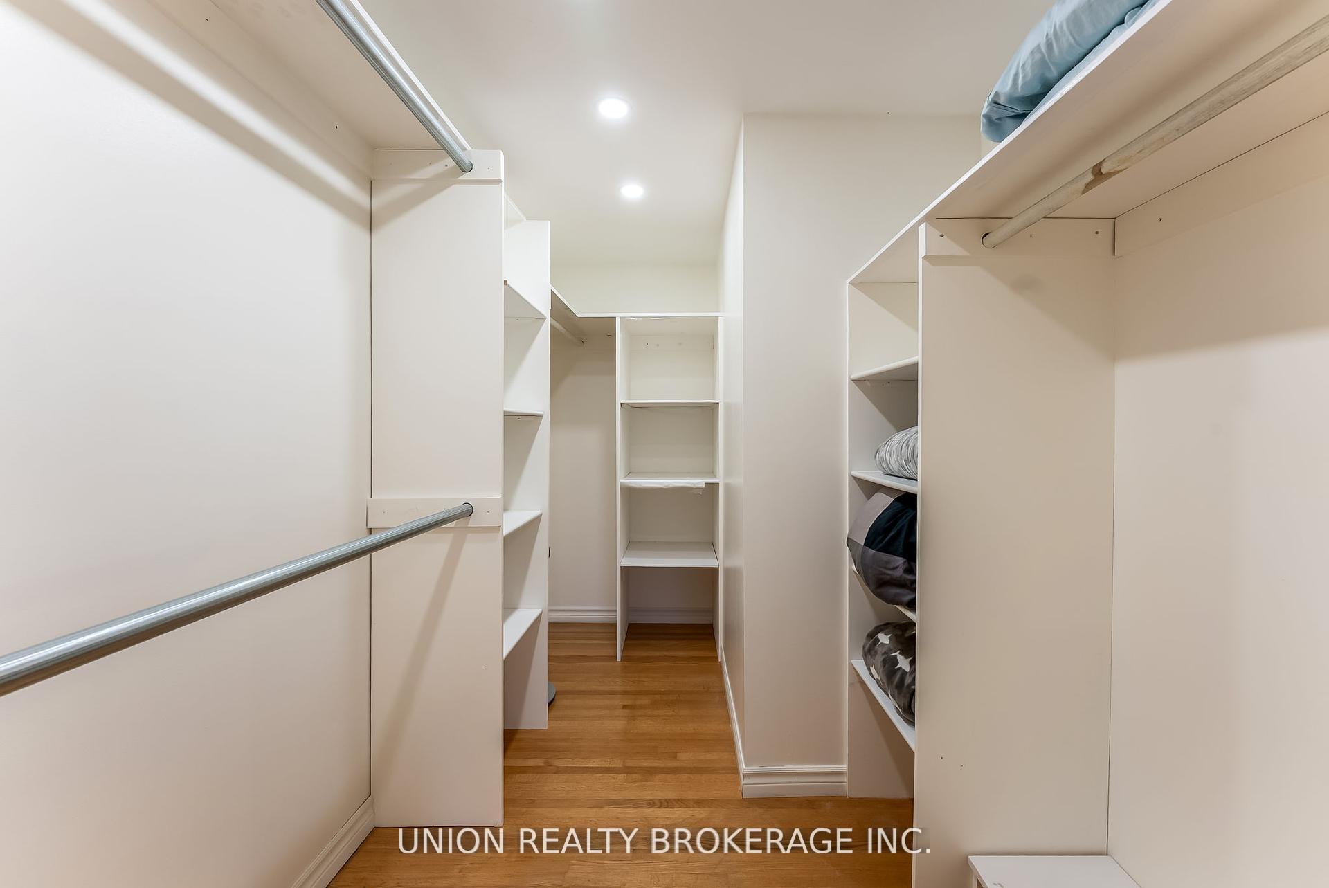 32 Bledlow Manor Drive