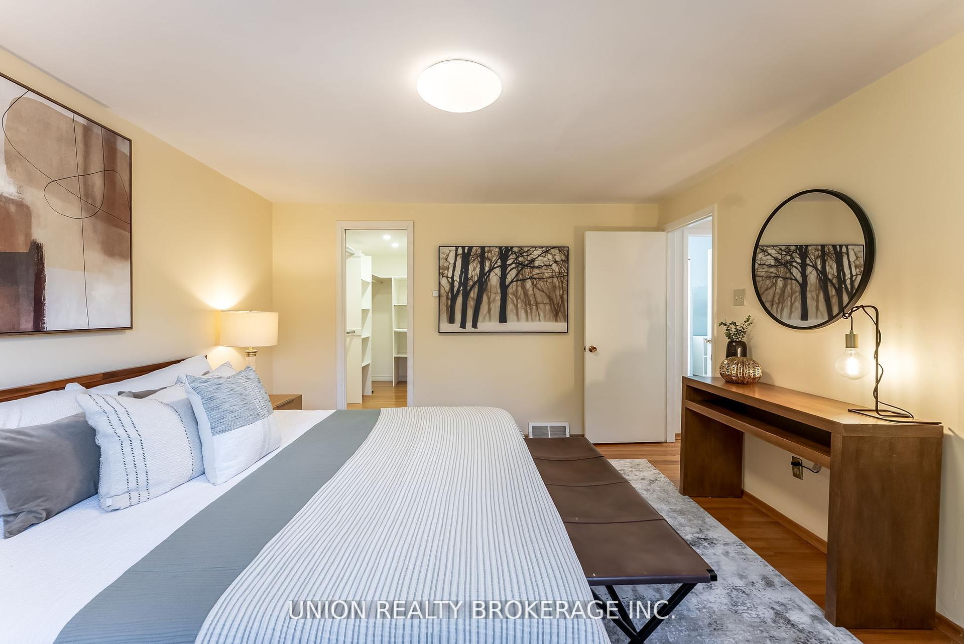 32 Bledlow Manor Drive