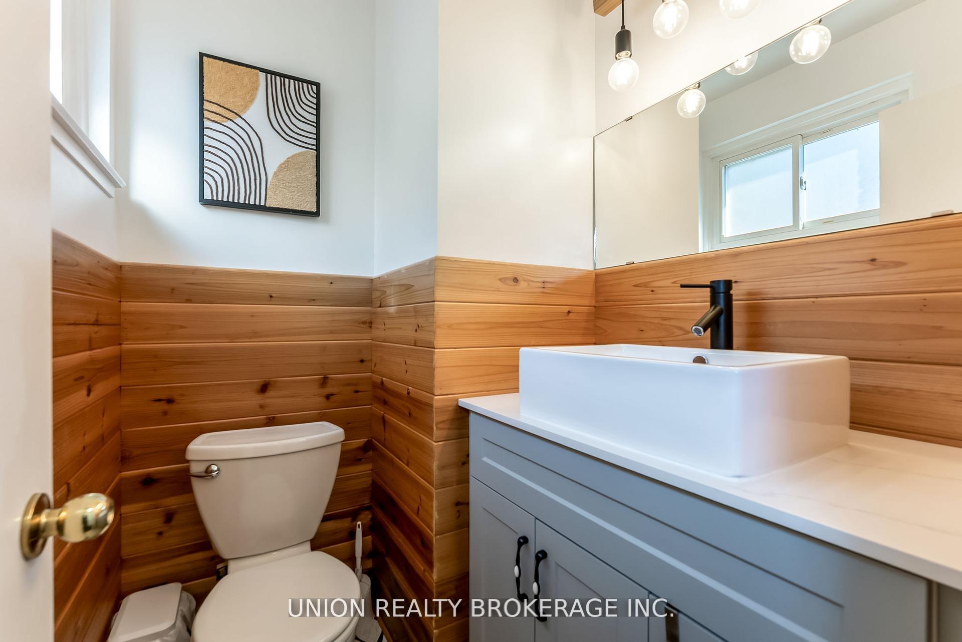 32 Bledlow Manor Drive