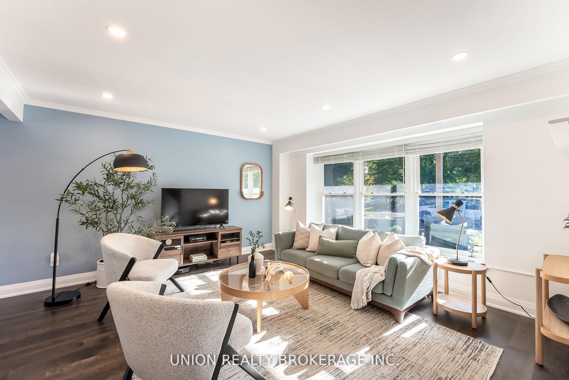 32 Bledlow Manor Drive