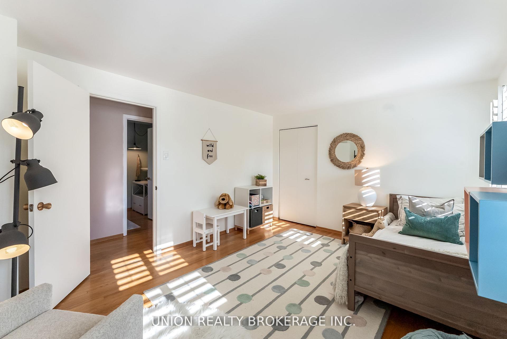 32 Bledlow Manor Drive