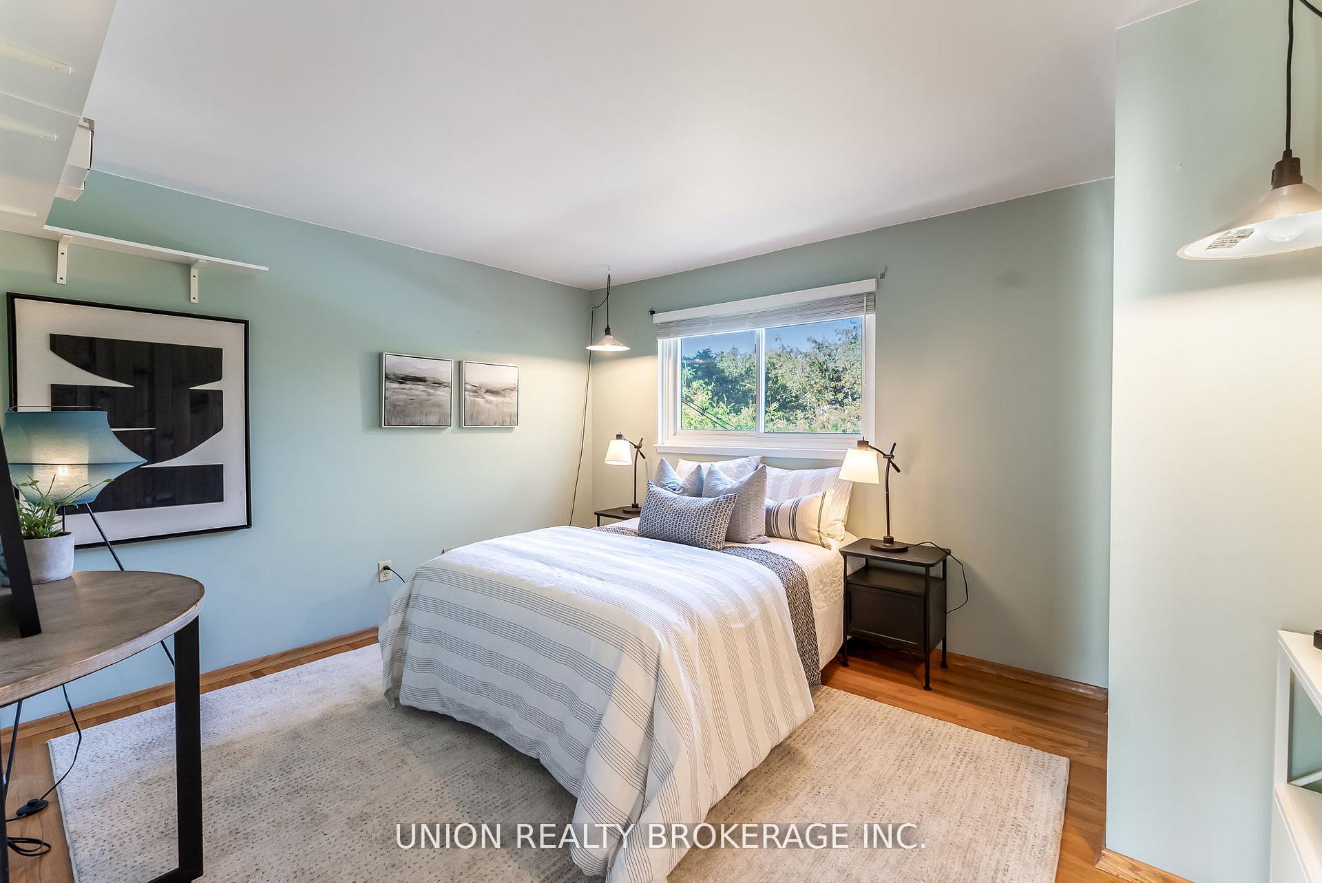 32 Bledlow Manor Drive