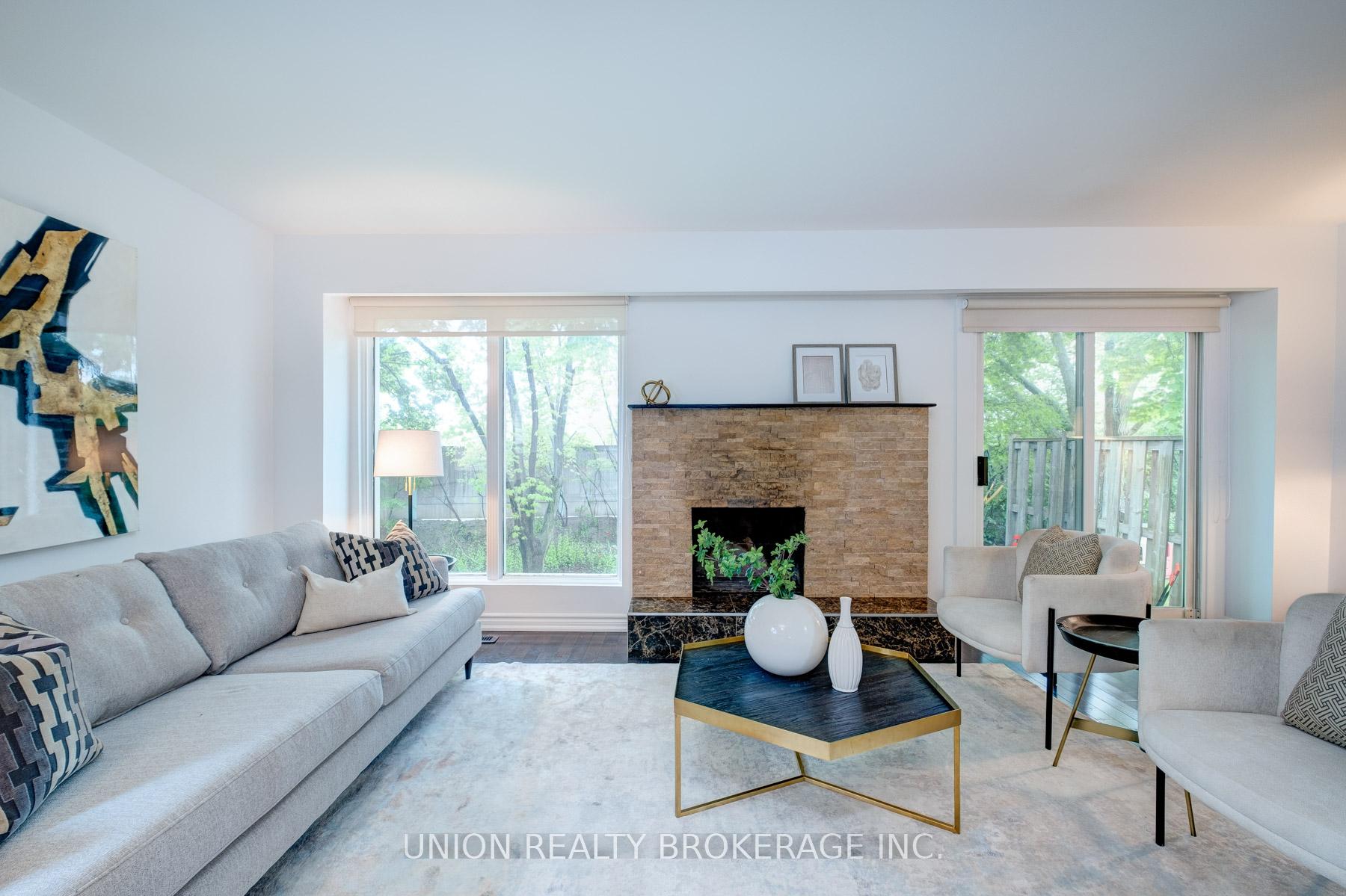 #29 - 336 Queen Street Unit: 29