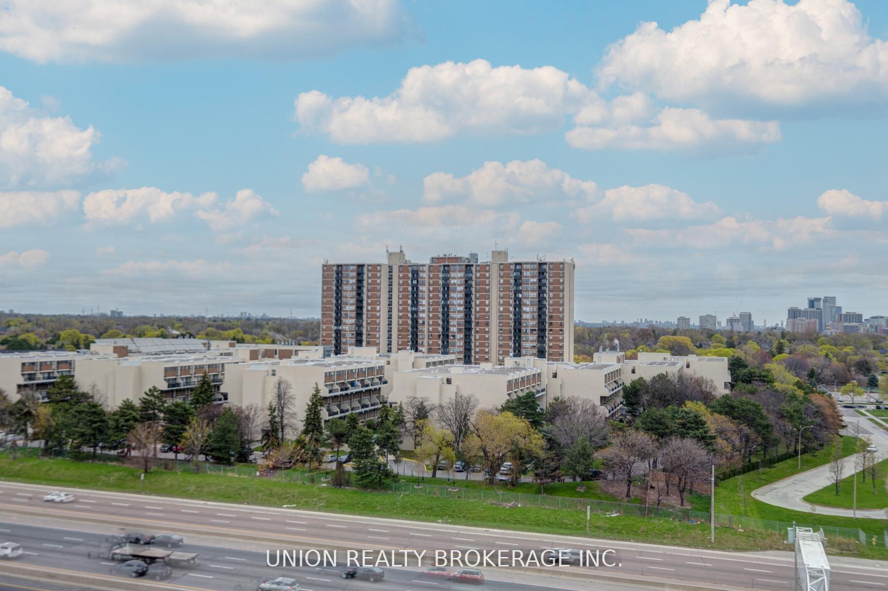 #824 - 2 Eva Road, Toronto Unit: 824