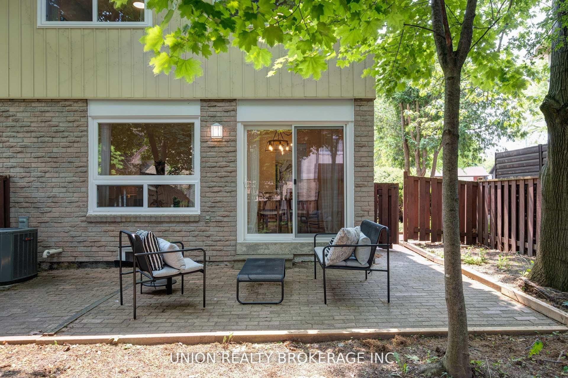 2423 Brasilia Circle