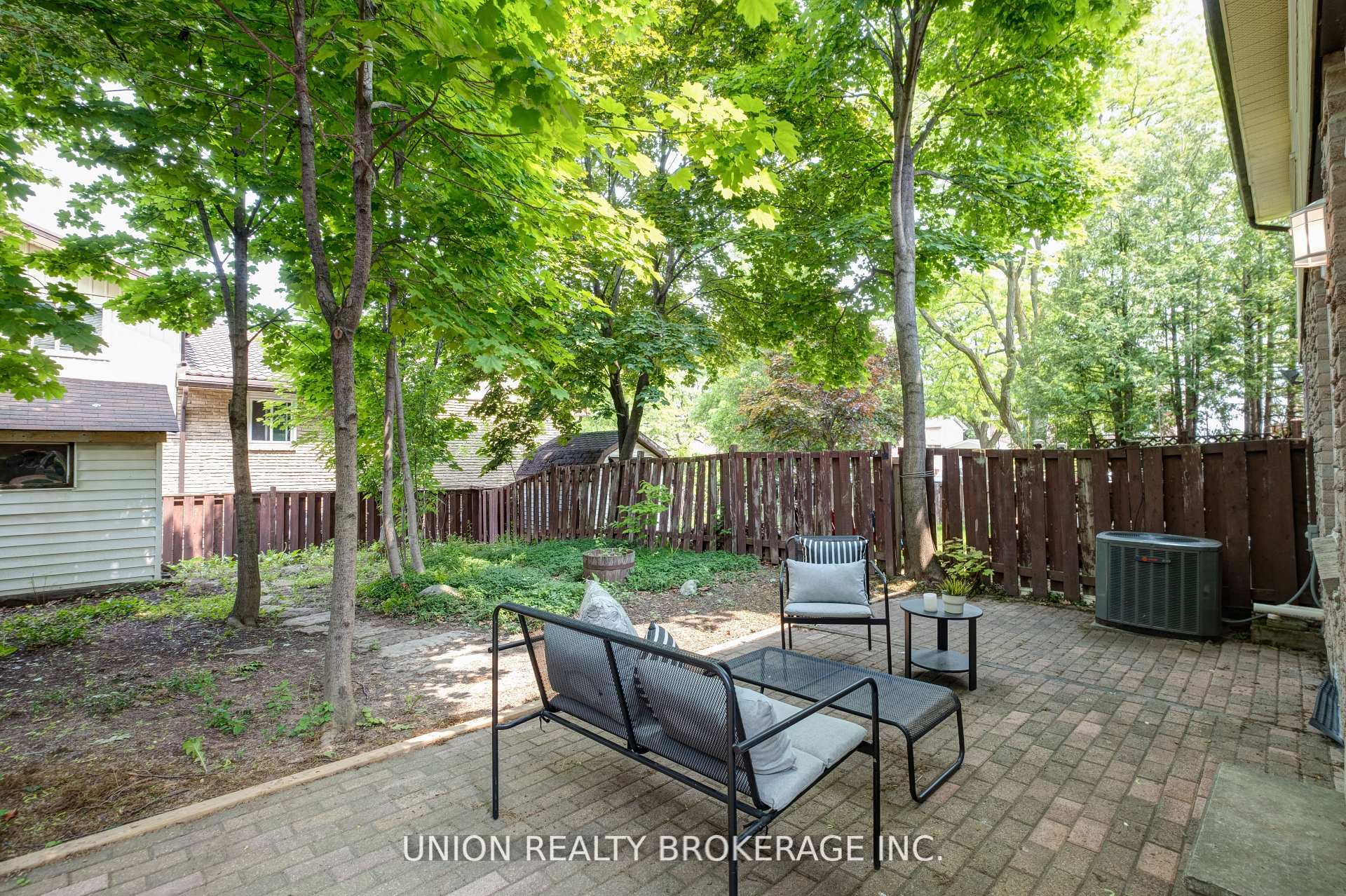 2423 Brasilia Circle