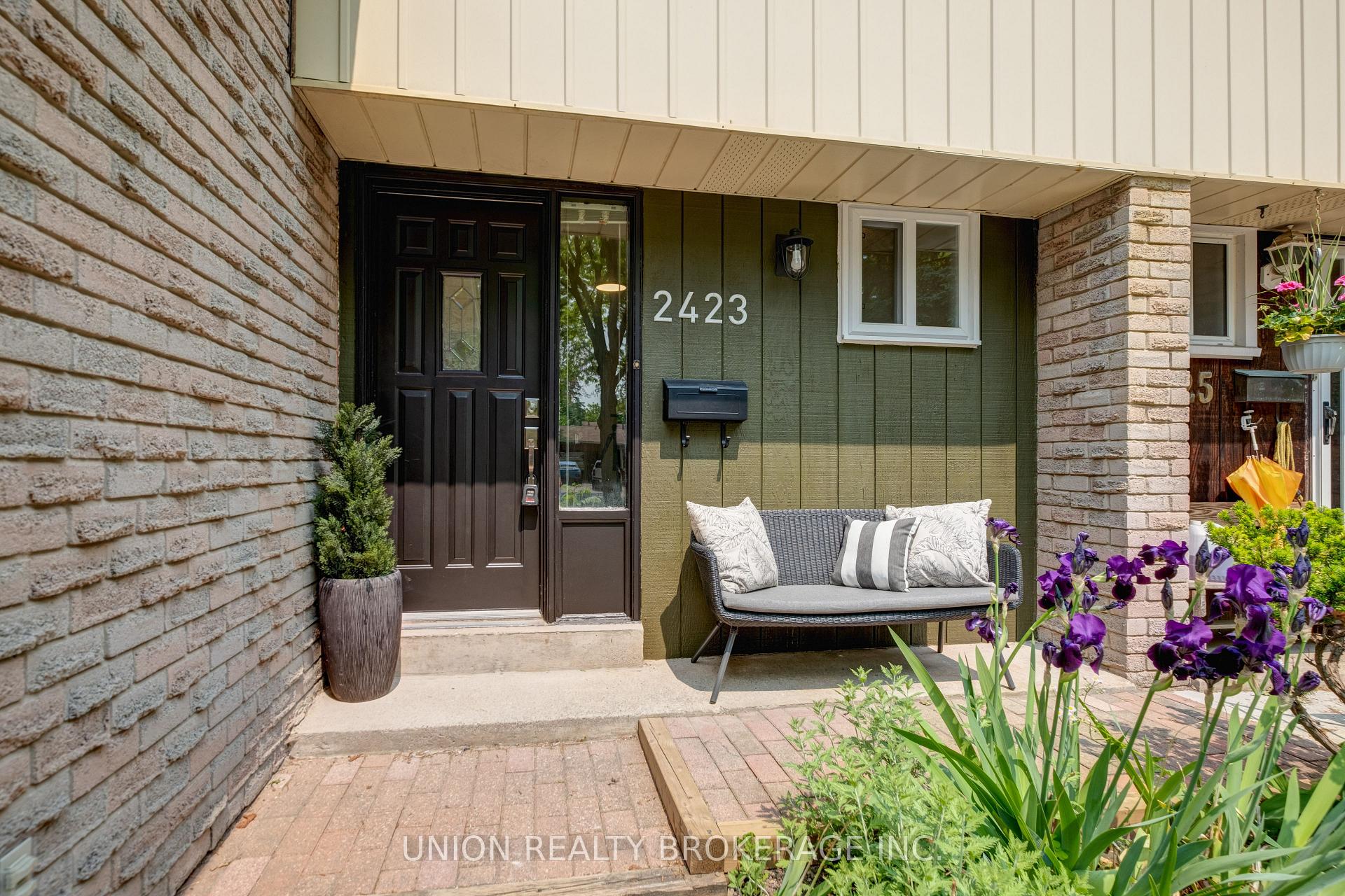 2423 Brasilia Circle