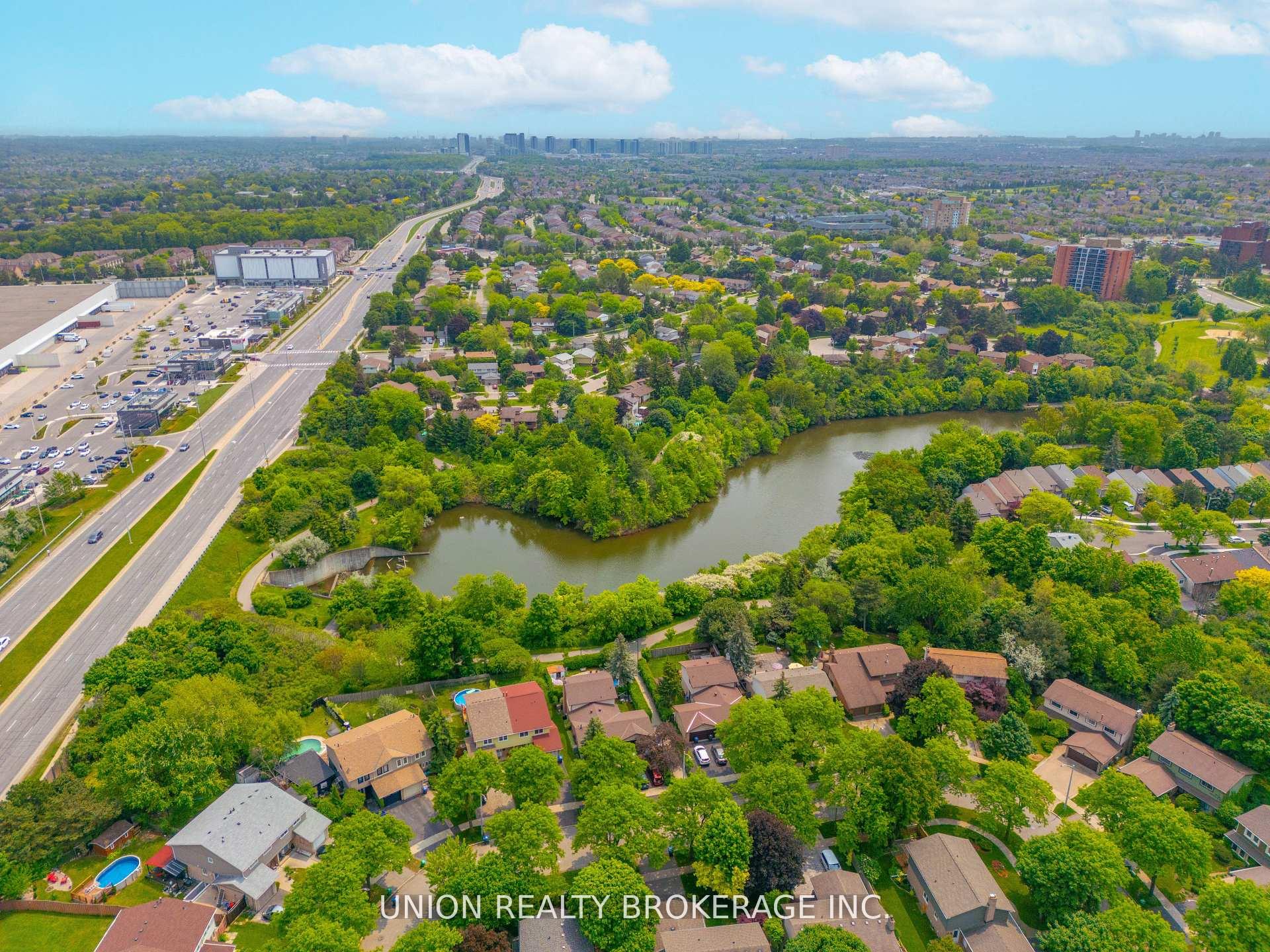 2423 Brasilia Circle