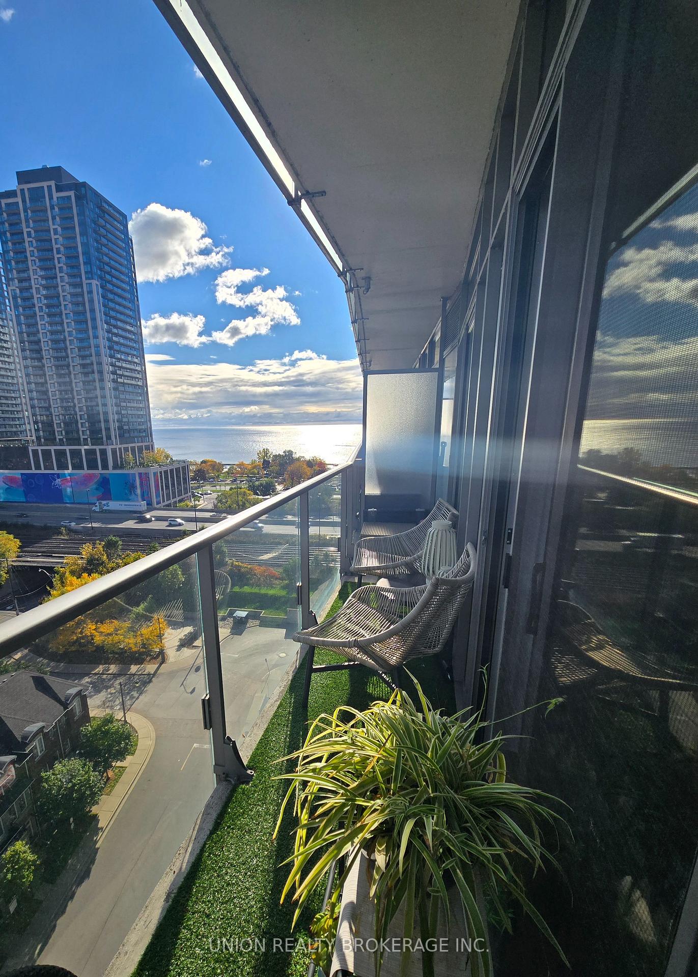 103 The Queensway N/A 1115, Toronto W01 Unit: 1115