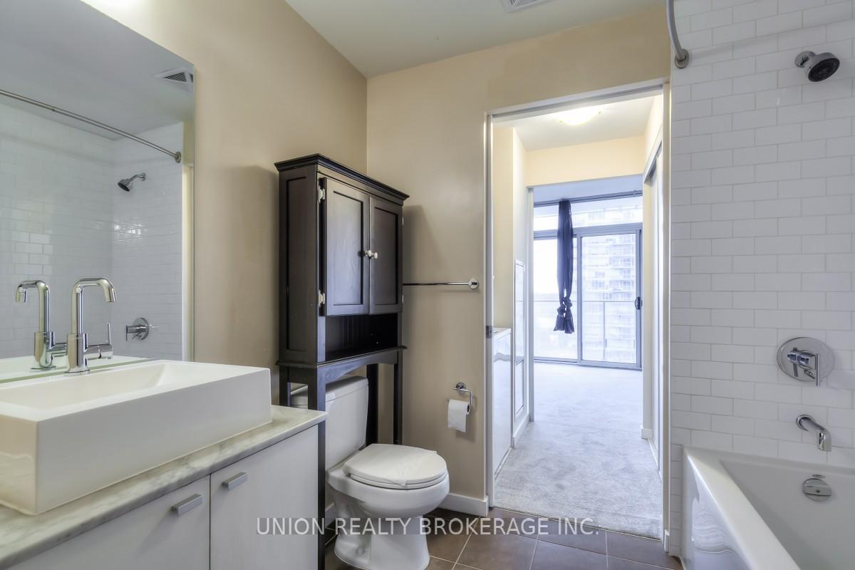 103 The Queensway N/A 1115, Toronto W01 Unit: 1115