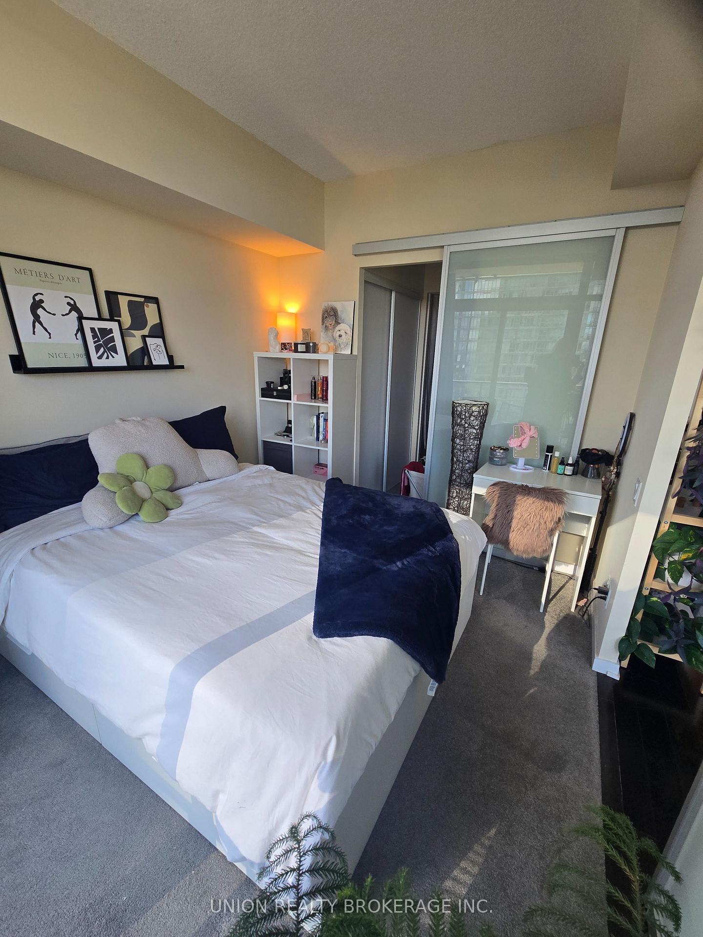 103 The Queensway N/A 1115, Toronto W01 Unit: 1115