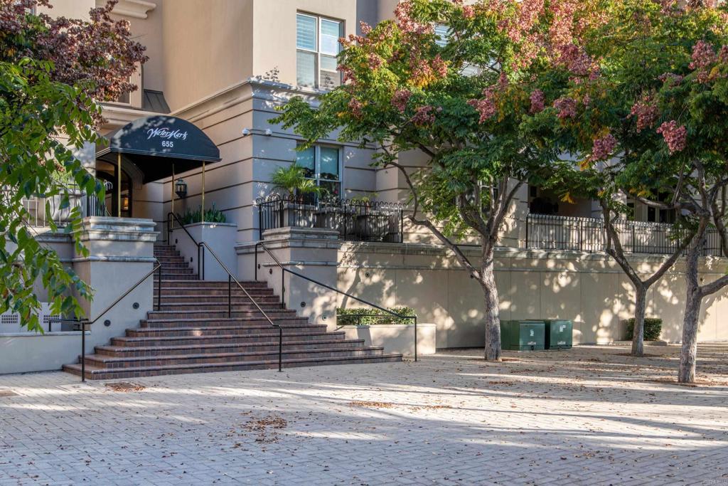 655 India St 304