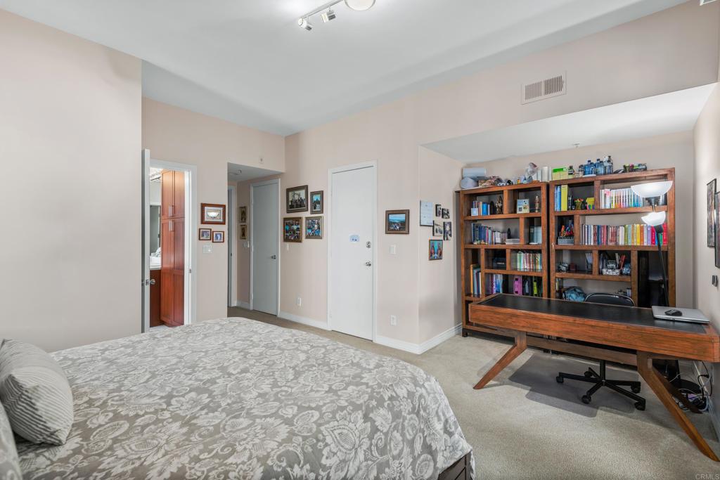 655 India St 304