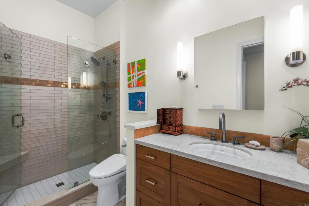 655 India St 304