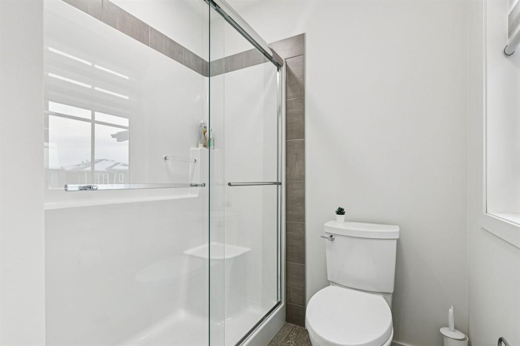 1124 Chinook Gate Bay SW