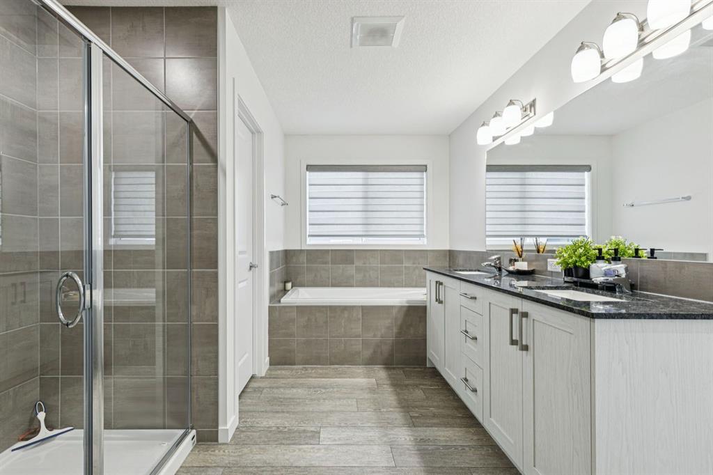 1124 Chinook Gate Bay SW