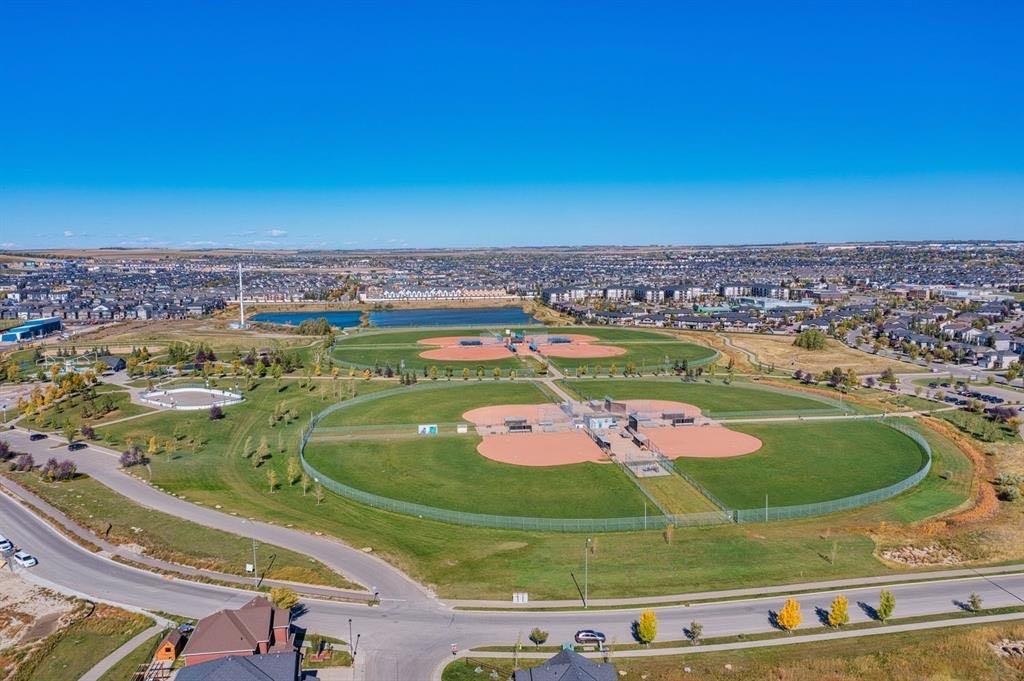 1124 Chinook Gate Bay SW