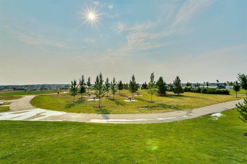 1124 Chinook Gate Bay SW