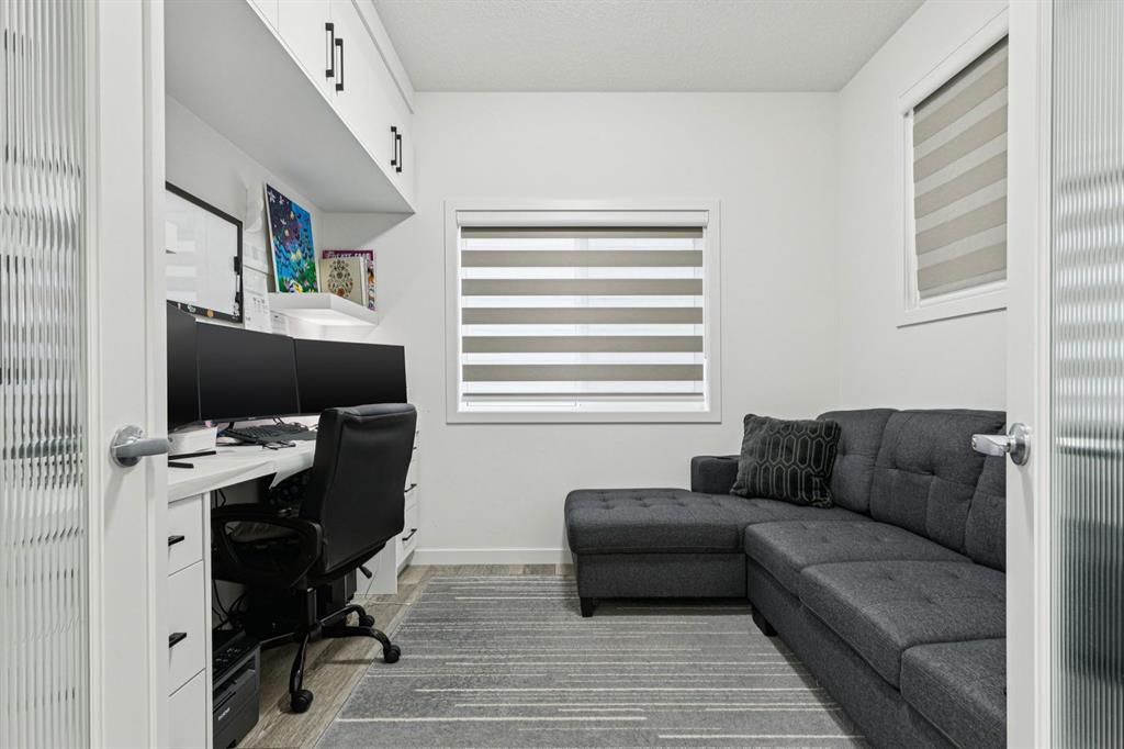 1124 Chinook Gate Bay SW