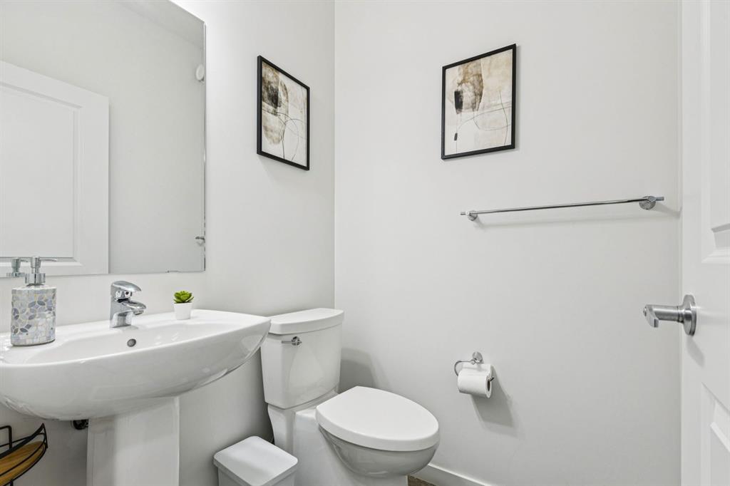 1124 Chinook Gate Bay SW