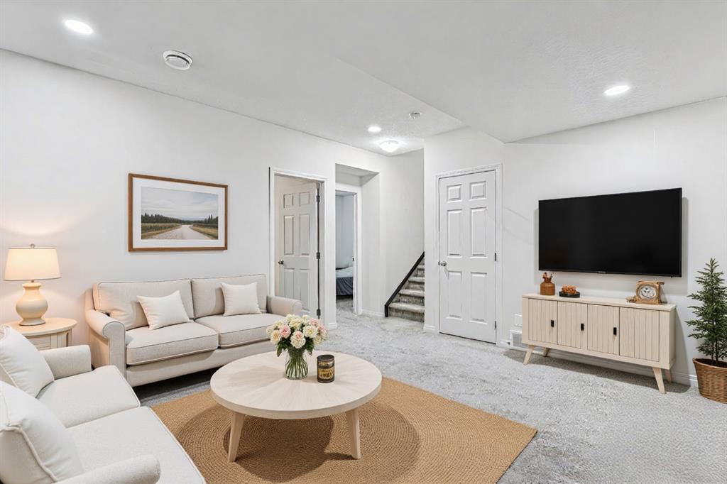 1124 Chinook Gate Bay SW