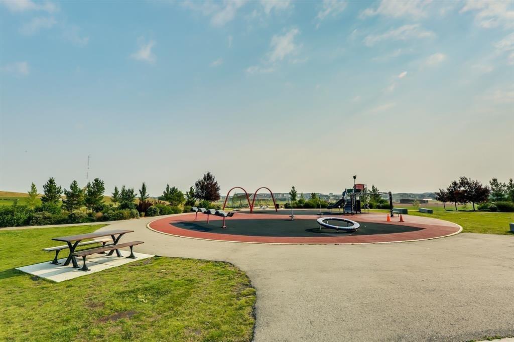 1124 Chinook Gate Bay SW