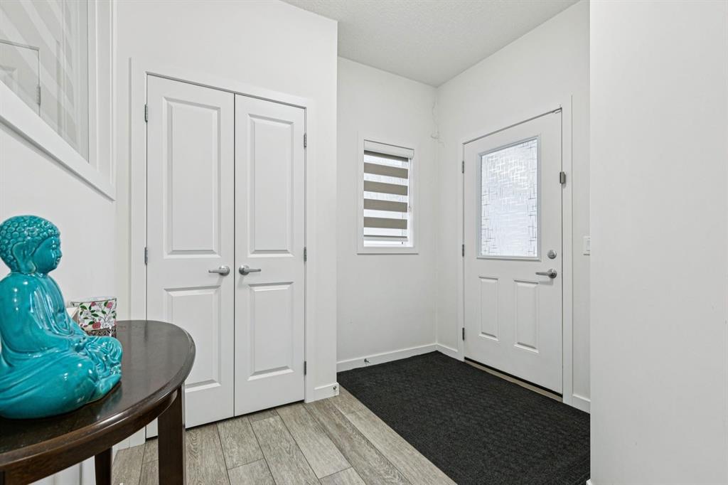 1124 Chinook Gate Bay SW