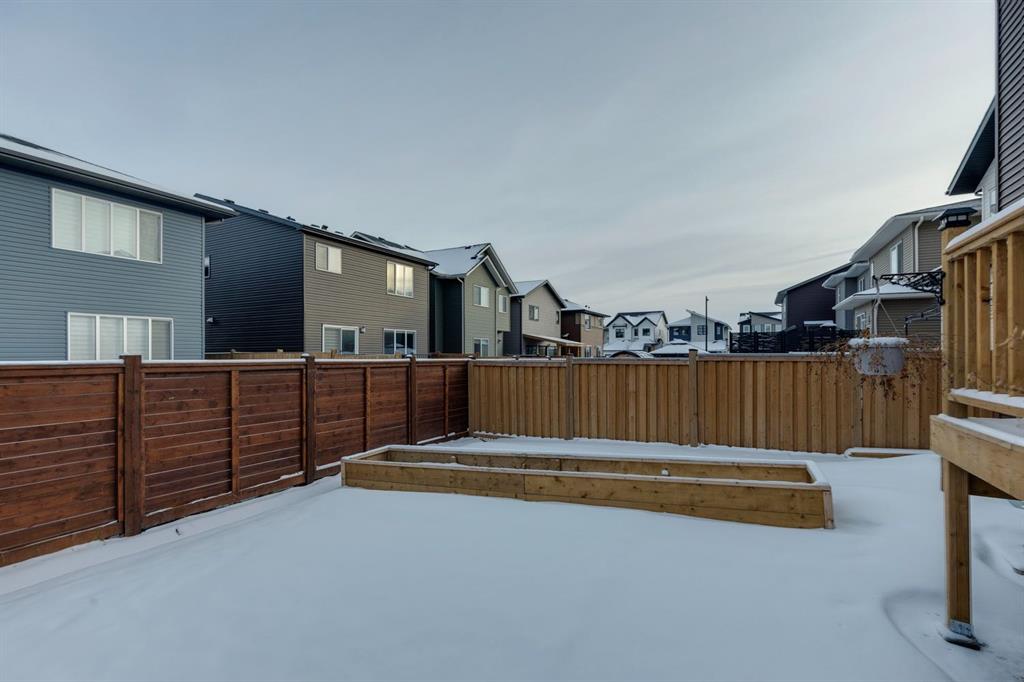 1124 Chinook Gate Bay SW