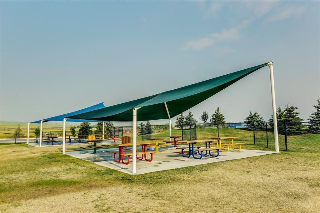 1124 Chinook Gate Bay SW