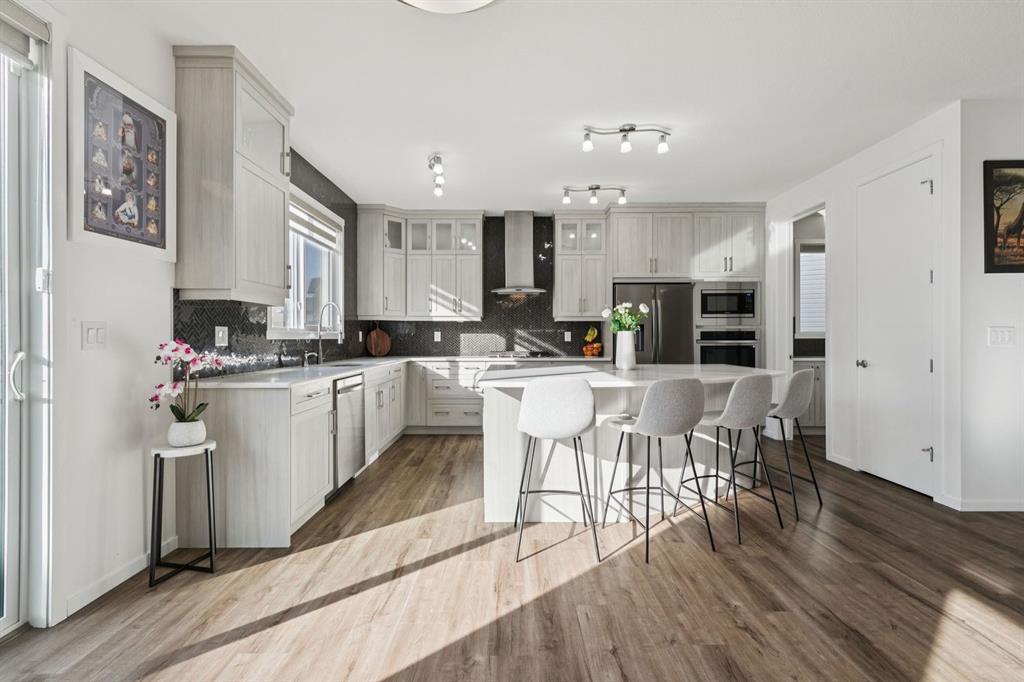 557 Southwinds Close SW