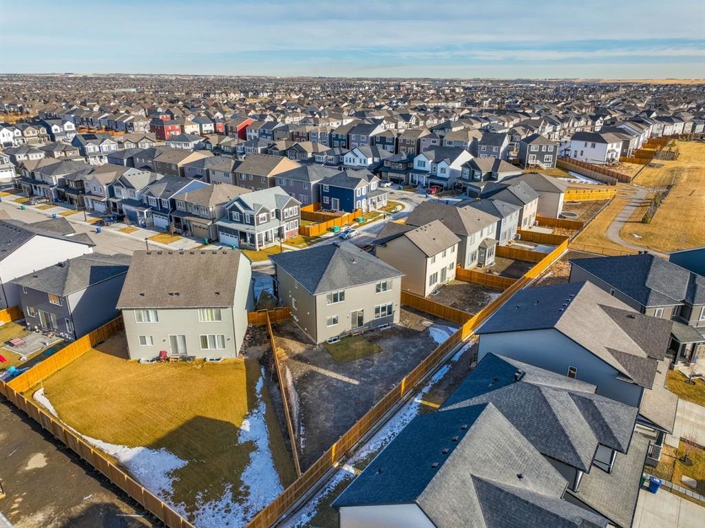 557 Southwinds Close SW