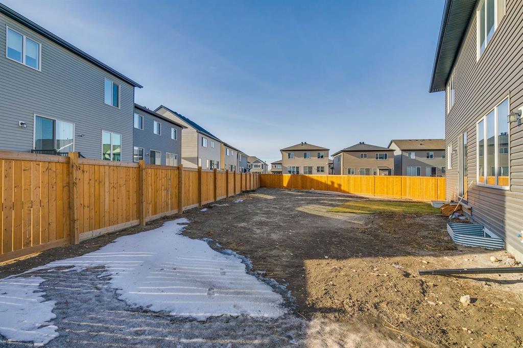 557 Southwinds Close SW