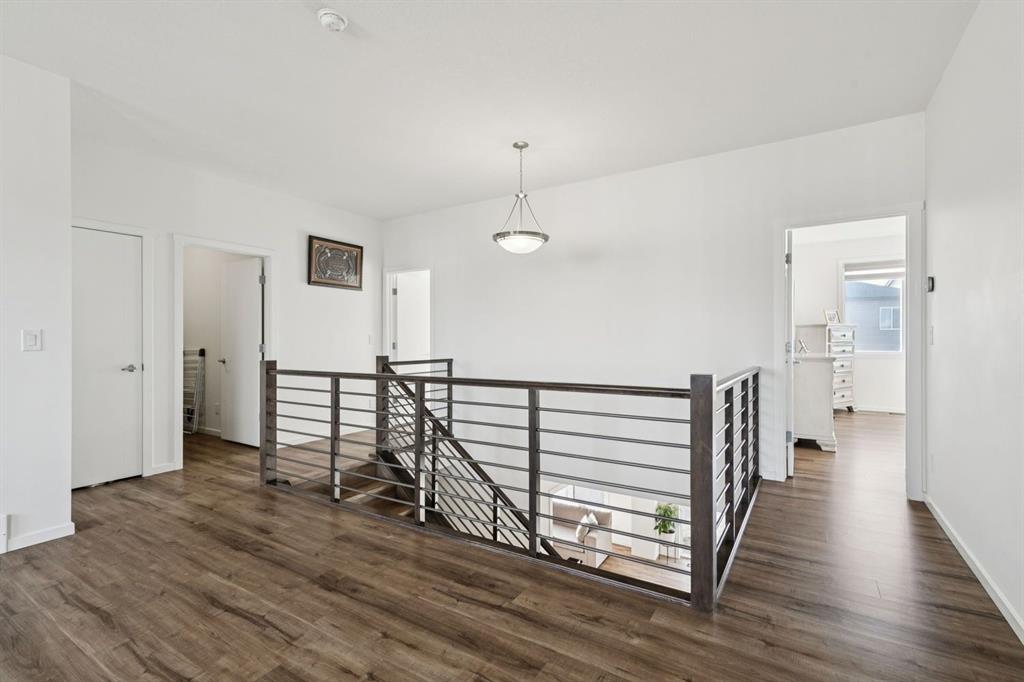 557 Southwinds Close SW