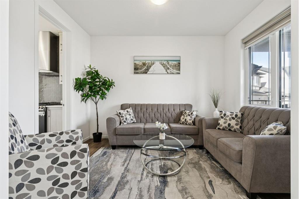 557 Southwinds Close SW