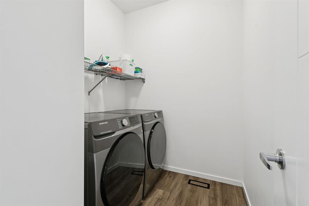 557 Southwinds Close SW