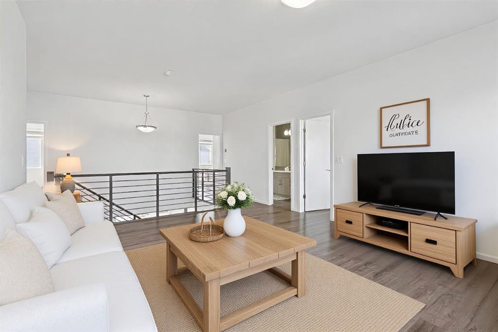 557 Southwinds Close SW