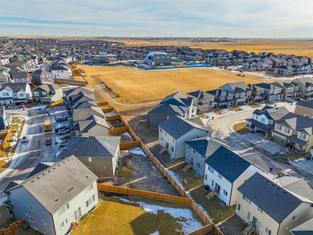 557 Southwinds Close SW