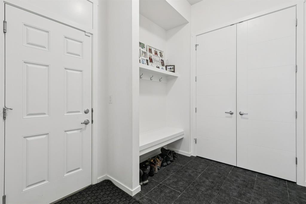 557 Southwinds Close SW