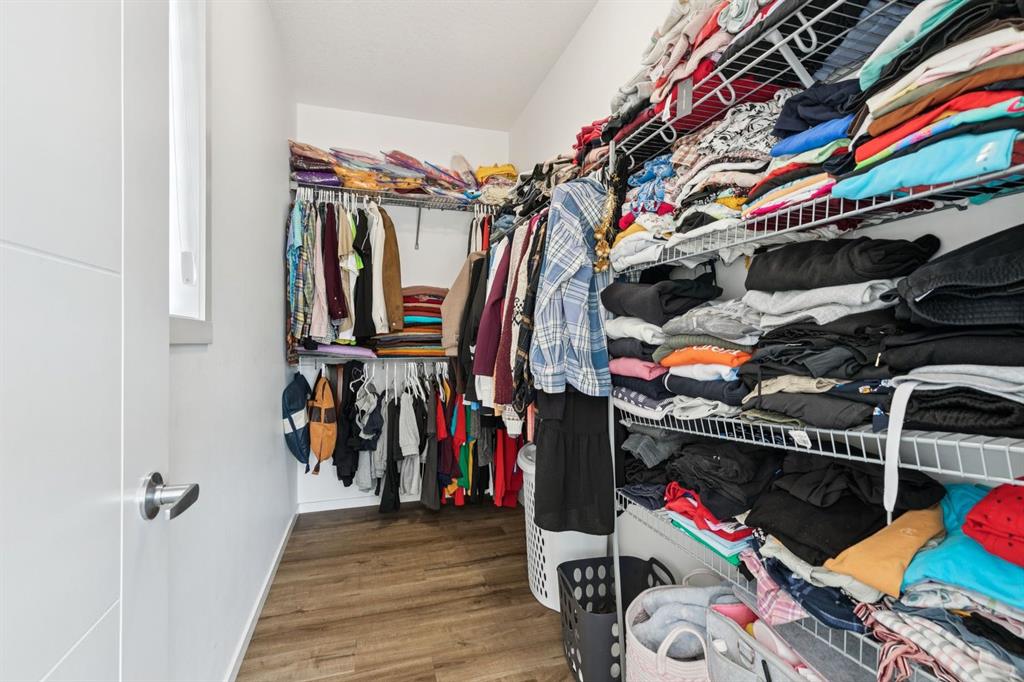 557 Southwinds Close SW