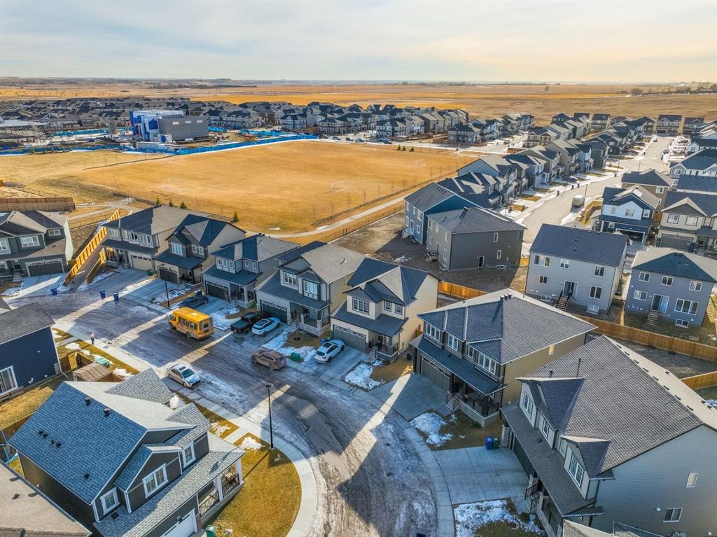 557 Southwinds Close SW