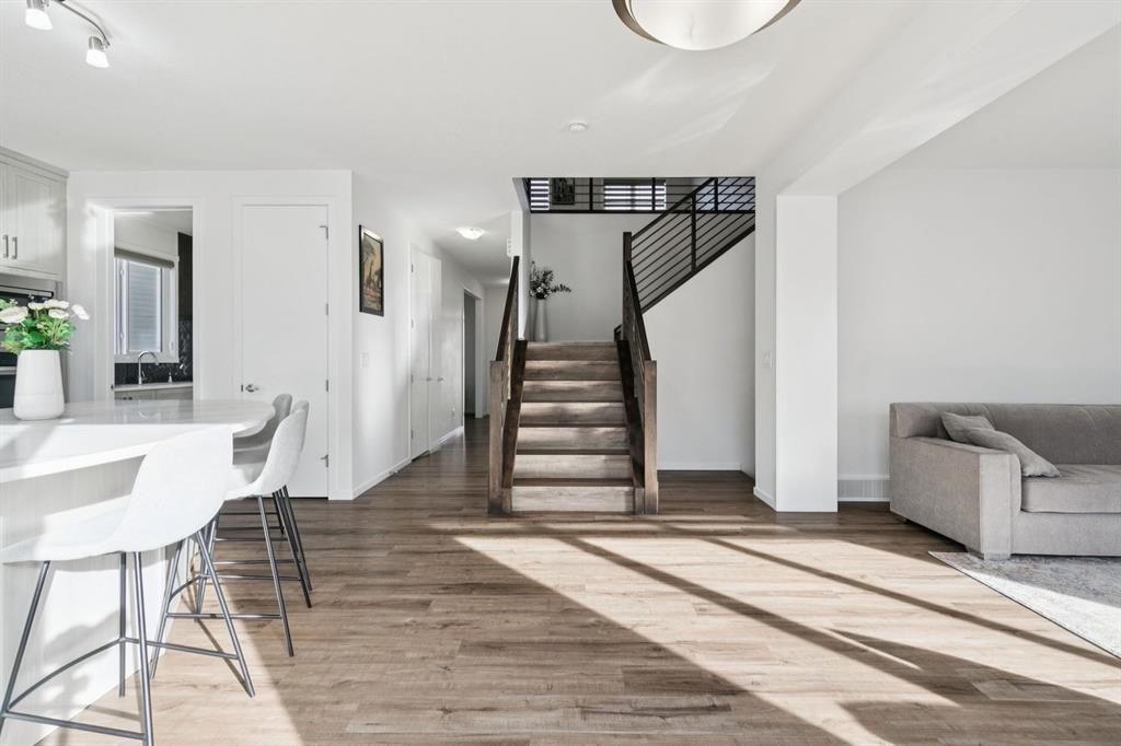 557 Southwinds Close SW