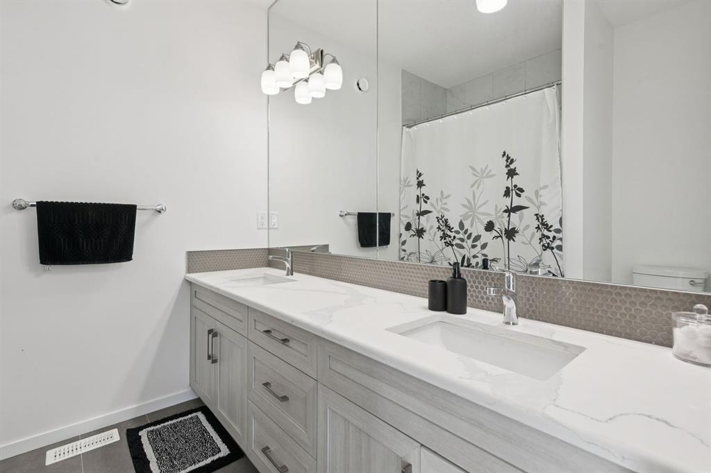 557 Southwinds Close SW