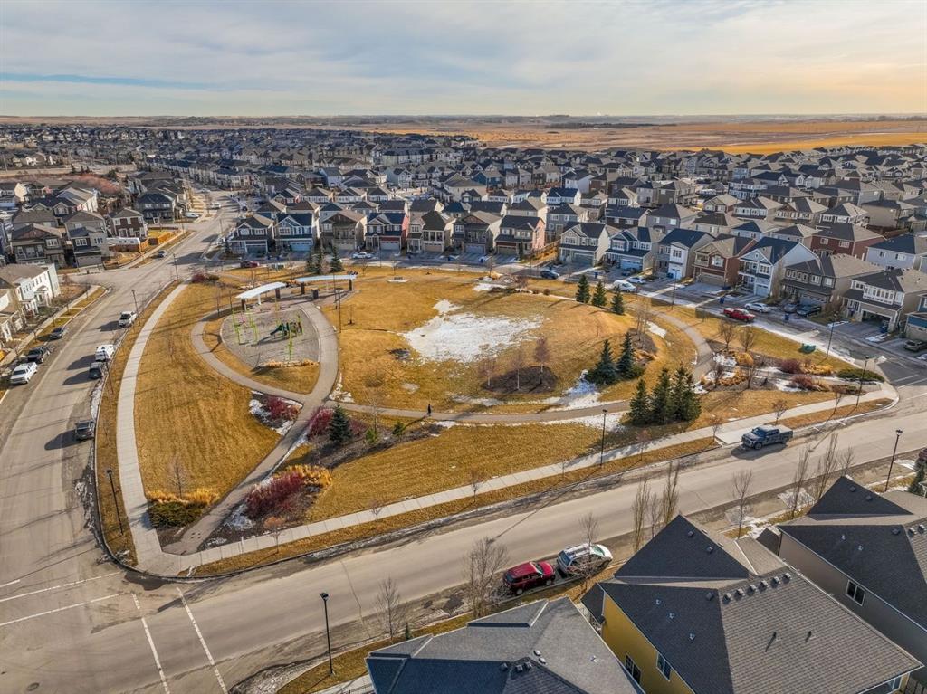 557 Southwinds Close SW