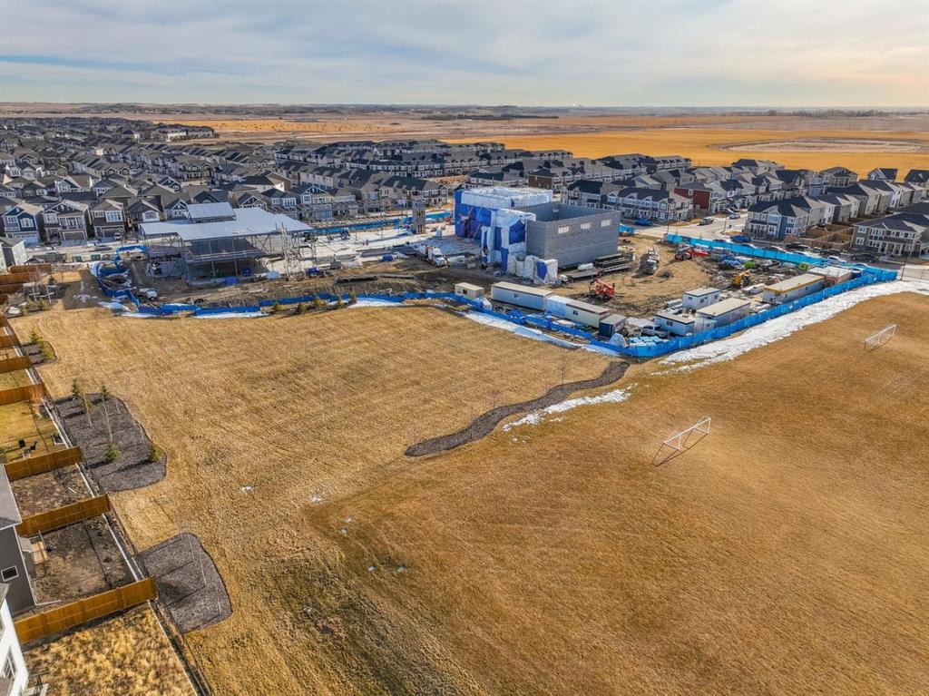 557 Southwinds Close SW