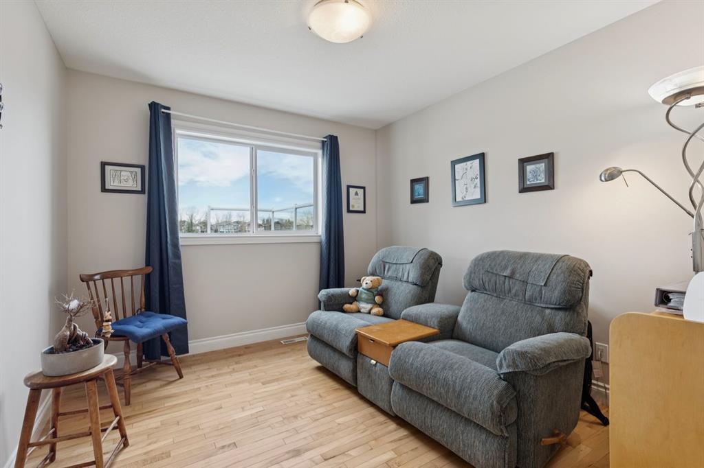 657 Woodside Court NW