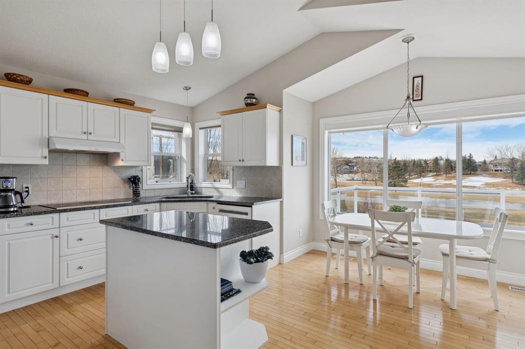 657 Woodside Court NW