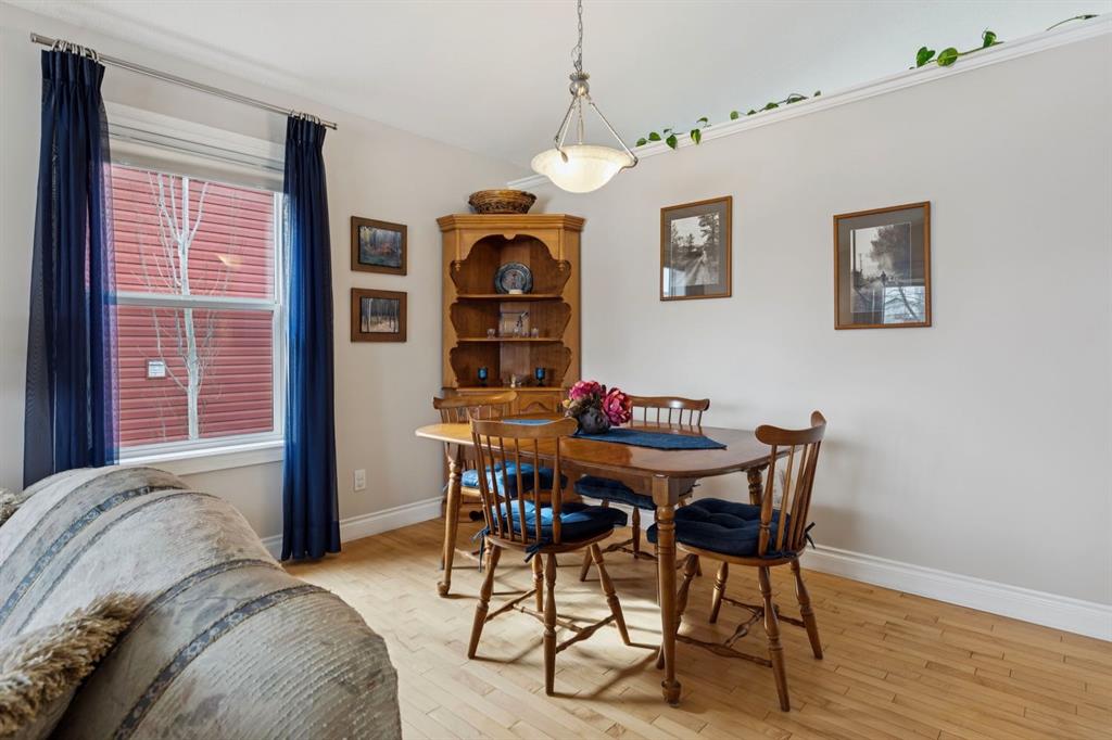 657 Woodside Court NW