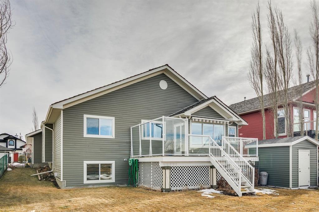 657 Woodside Court NW