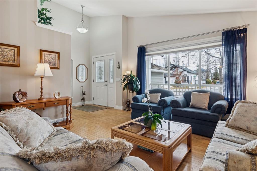 657 Woodside Court NW